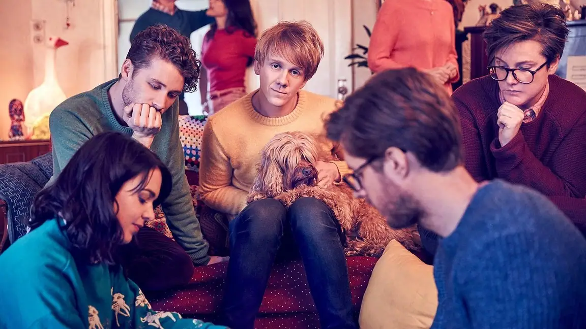 Cena da série Please Like Me
