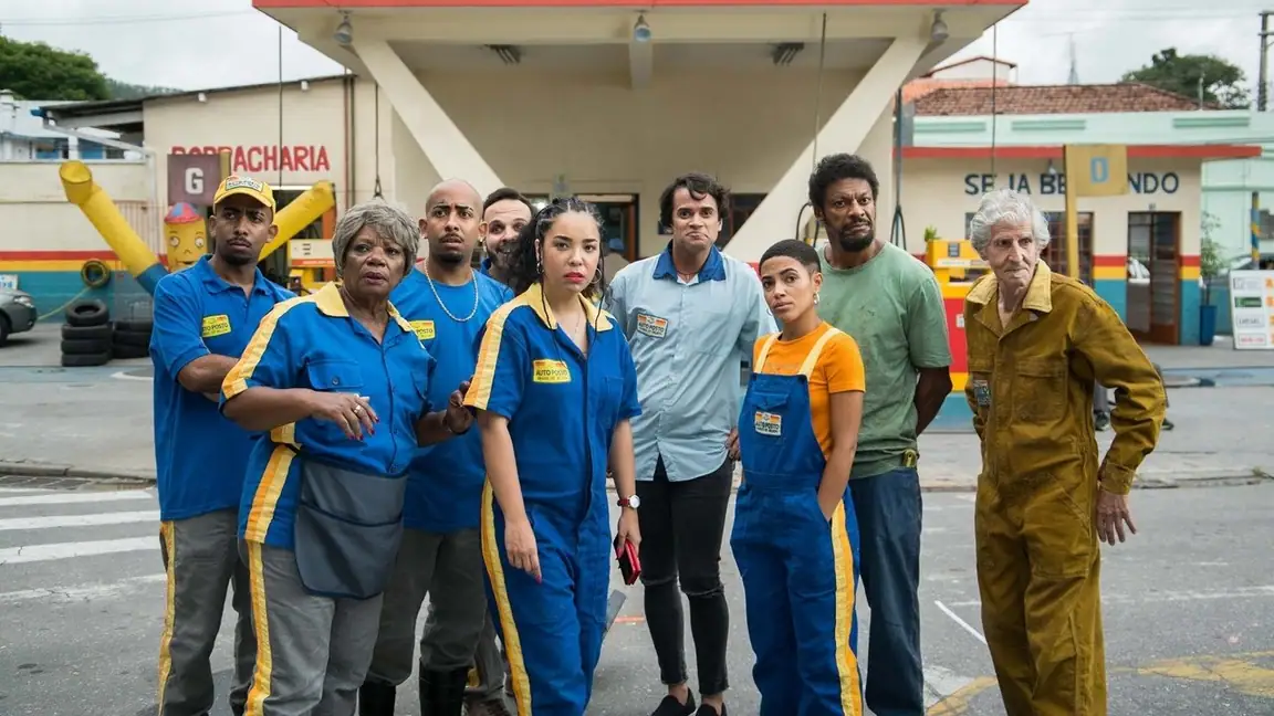 Cena da série Auto Posto
