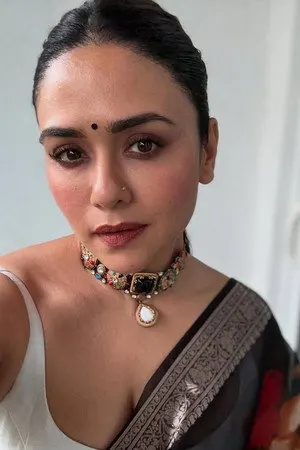 Amruta Khanvilkar