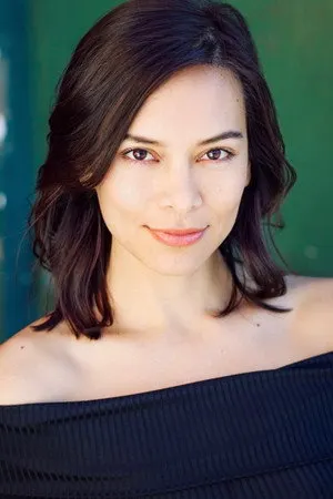 Sonya Balmores